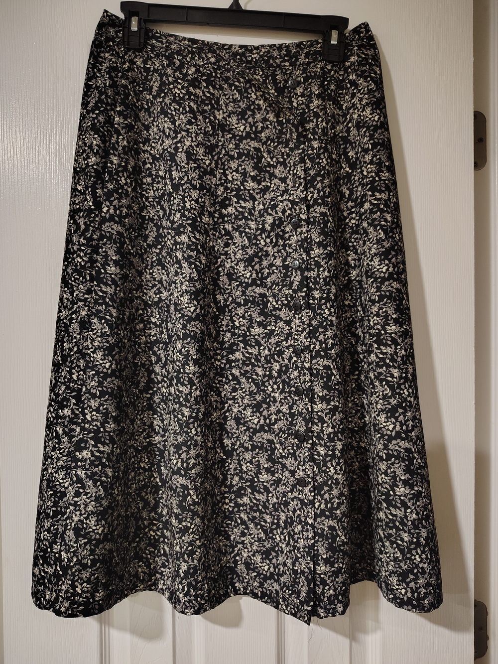 Rena Rowan Black and Cream Floral A-Line Midi Skirt